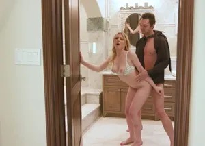 Poster of Anh nhân viên quảng cáo và em người yêu ở nhà một mình đang thẩm du