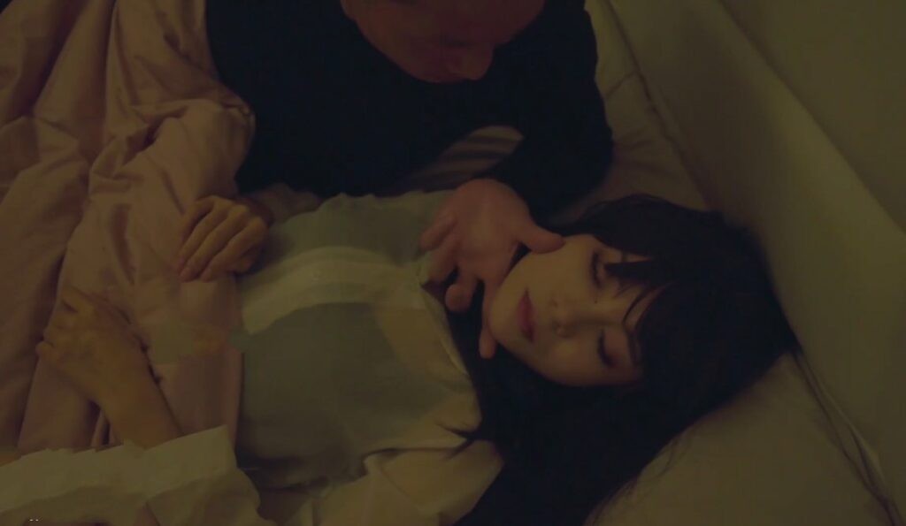 Poster of Cậu em trai nữa đêm bỏ thuốc mê hiếp dâm chị gái xinh đẹp khi ngủ say