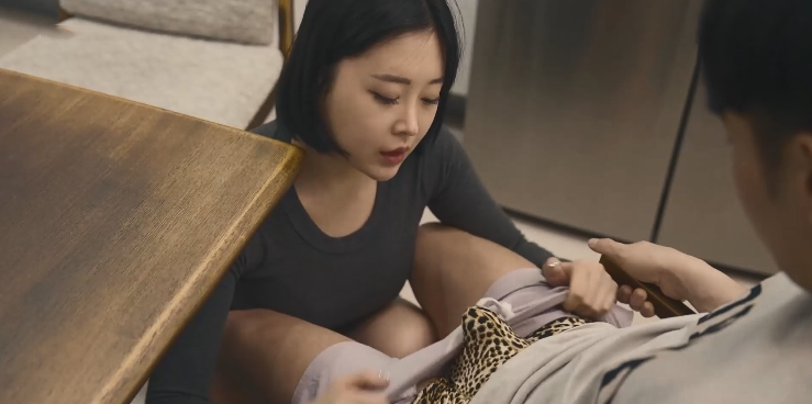 Poster of Cô nàng chủ động bóp cu bạn trai