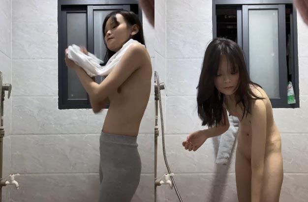 Poster of Đặt camera tự quay tắm 2